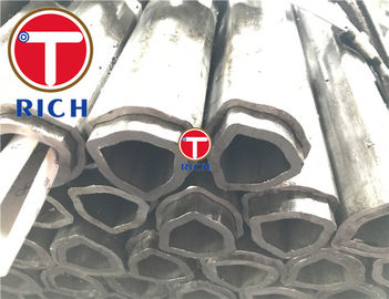 Dobra cena. Q235 / Q345 Specjalistyczne konstrukcje stalowe Trójkątny kształt dla maszynowni Algricultural Machineries w Internecie