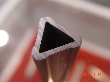 Dobra cena. Niestandardowe mechaniczne specjalne stalowe rury bez szwu Trójkąt stalowe ST35 ST37 ST44 w Internecie